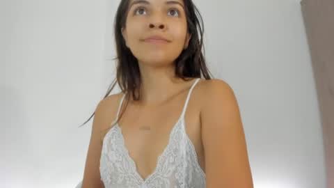Snapshot of verohoneymoon chatting on June 2026 04:04:02 PM Veronica online show from June 2026 04:04:02 PM