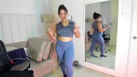 Snapshot of veronica_b07 chatting on May 2026 03:51:02 PM Veronica3 online show from May 2026 03:51:02 PM
