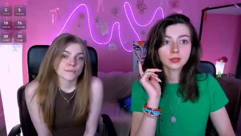 Snapshot of veronica_bubble chatting on May 2026 07:31:02 PM Ronni online show from May 2026 07:31:02 PM