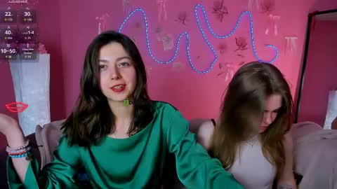 Snapshot of veronica_bubble chatting on May 2026 07:10:02 PM Ronni online show from May 2026 07:10:02 PM