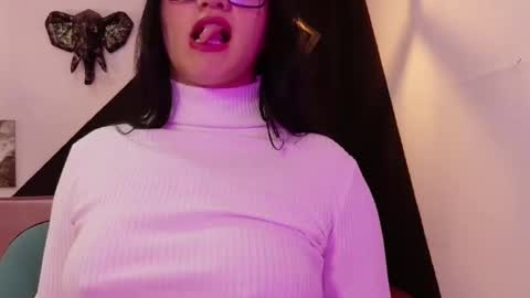 Snapshot of veronica_lewis_ chatting on December 2025 12:54:01 PM online show from December 2025 12:54:01 PM