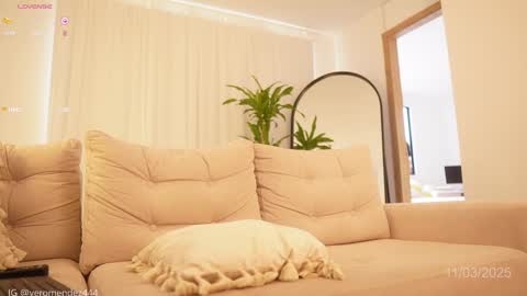 Veronica online show from March 2025 02:40:01 PM