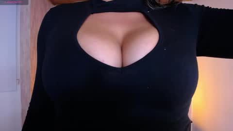 Snapshot of veronica_saenzz1 chatting on September 2025 08:36:01 PM Vero online show from September 2025 08:36:01 PM