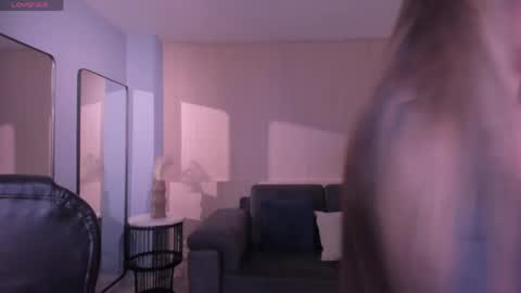 Snapshot of veronicablue1 chatting on May 2026 09:38:01 AM Vero online show from May 2026 09:38:01 AM