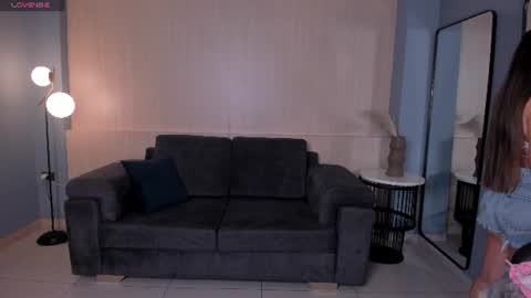 Snapshot of veronicablue1 chatting on June 2026 09:44:01 AM Vero online show from June 2026 09:44:01 AM