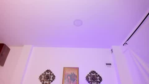 Veronica Gills online show from October 2025 04:00:02 AM