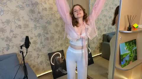 Snapshot of veronikavester chatting on June 2026 07:17:02 PM Hello im Verdginia online show from June 2026 07:17:02 PM