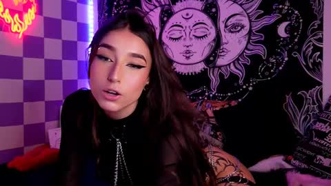 Snapshot of verosmit1 chatting on March 2025 09:05:02 PM        online show from March 2025 09:05:02 PM