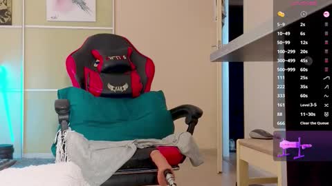 Ethan online show from October 2025 12:36:02 PM