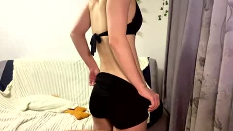 Lina online show from August 2026 09:51:02 PM
