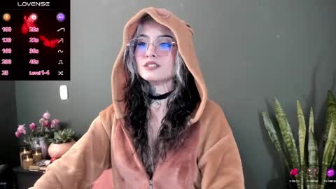 natalia gomez online show from April 2026 05:39:02 PM