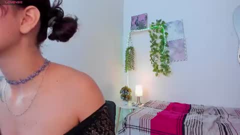 Snapshot of vexa_rosie chatting on June 2026 04:45:01 AM hi im vexa online show from June 2026 04:45:01 AM