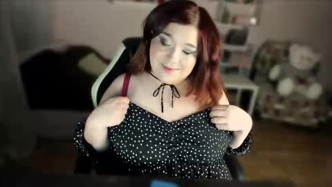 Vi Vixen online show from November 2025 05:56:02 PM