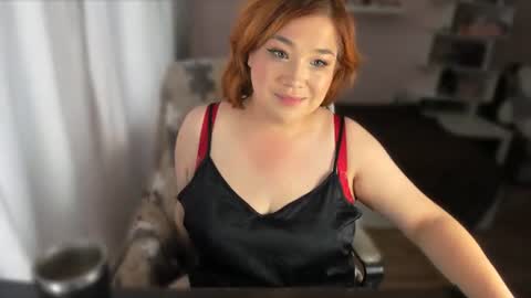 Snapshot of vi__vixen chatting on July 2026 12:25:01 PM Vi Vixen online show from July 2026 12:25:01 PM