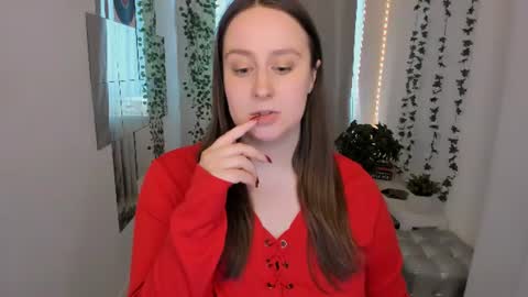 Snapshot of via_lattea_ chatting on June 2026 05:09:01 AM Camilla online show from June 2026 05:09:01 AM