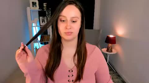 Snapshot of via_lattea_ chatting on July 2026 02:26:02 AM Camilla online show from July 2026 02:26:02 AM