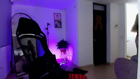 Snapshot of vianca_cruzz chatting on May 2026 08:10:02 PM Vianca Cruz online show from May 2026 08:10:02 PM