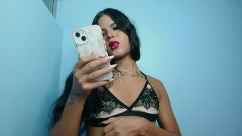 Snapshot of vicky_diamond09 chatting on May 2026 01:11:01 AM Victoria online show from May 2026 01:11:01 AM