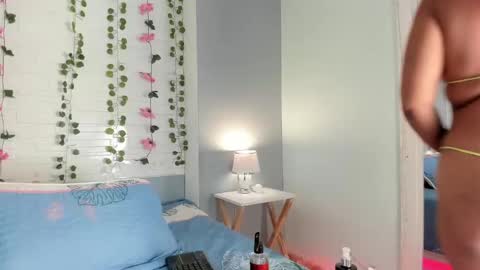 V I C K Y online show from March 2025 06:22:02 PM