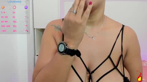 V I C K Y online show from March 2025 12:09:02 PM