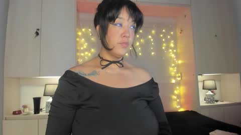 V I C K Y online show from February 2026 12:04:02 PM