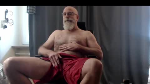 Snapshot of vicretro74 chatting on December 2024 01:54:02 PM Vic online show from December 2024 01:54:02 PM