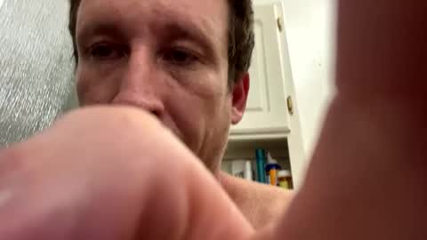 Snapshot of vicrobertson595 chatting on October 2025 03:58:01 AM vicrobertson595 online show from October 2025 03:58:01 AM