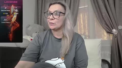 victoria50 online show from October 2025 07:31:01 AM