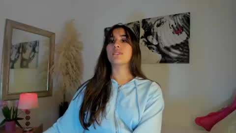 Snapshot of victoria_2433 chatting on June 2026 03:44:02 AM Victoria online show from June 2026 03:44:02 AM