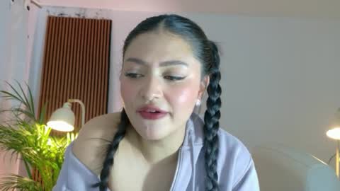 Snapshot of victoria___moon chatting on May 2026 02:45:01 PM victoria online show from May 2026 02:45:01 PM