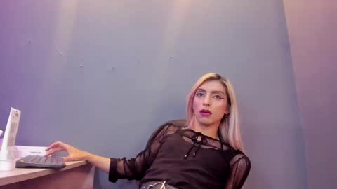 Snapshot of victoria_badgal chatting on December 2024 09:39:01 PM Victoria online show from December 2024 09:39:01 PM