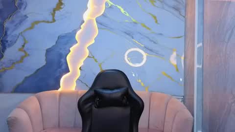 victoria_castillo_b online show from April 2026 07:48:01 PM