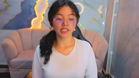 victoria_castillo_b online show from April 2026 01:42:02 AM