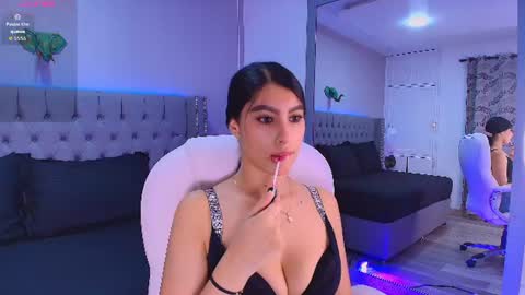 Snapshot of victoria_ellington chatting on June 2026 11:42:02 AM online show from June 2026 11:42:02 AM