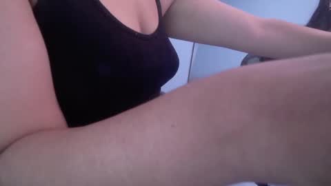 Victoria online show from October 2025 01:00:02 PM