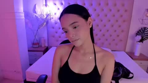 Snapshot of victoria_kitt chatting on October 2025 07:46:02 PM victoria_kitt online show from October 2025 07:46:02 PM