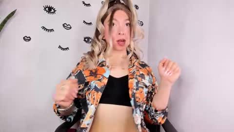 D A N I online show from November 2025 09:58:01 PM