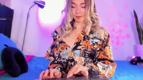 D A N I online show from December 2025 12:09:02 AM