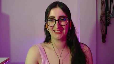 Victoria online show from December 2025 09:43:01 PM