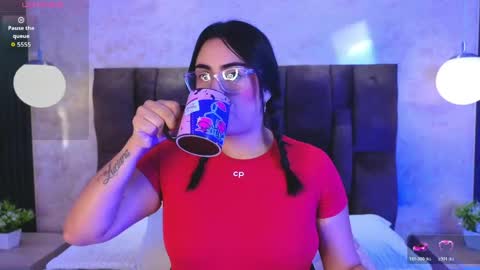 Snapshot of victoriaandrade chatting on May 2026 12:34:02 PM Victoria Andrade online show from May 2026 12:34:02 PM