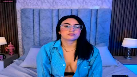 Snapshot of victoriaandrade chatting on May 2026 12:22:01 PM Victoria Andrade online show from May 2026 12:22:01 PM