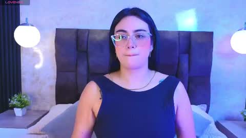 Snapshot of victoriaandrade chatting on June 2026 11:44:01 AM Victoria Andrade online show from June 2026 11:44:01 AM