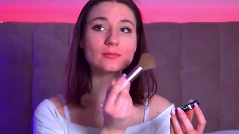 Victoria online show from February 2025 03:39:02 AM