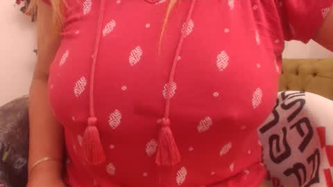 Snapshot of victoriagreyy chatting on February 2025 04:14:02 AM victoriagreyy online show from February 2025 04:14:02 AM