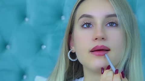 Victoria online show from October 2025 06:34:01 AM