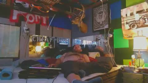 victoriajohn online show from November 2025 02:32:02 PM