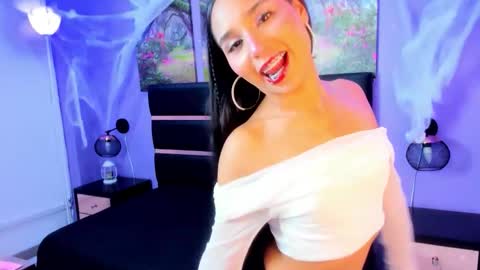 victoriavillalobos online show from October 2025 09:15:02 PM