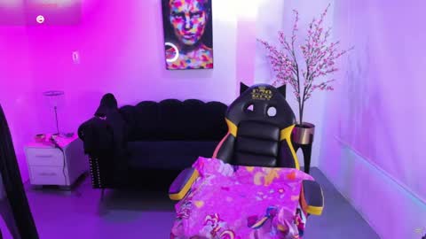 Snapshot of victoriia_doll chatting on June 2026 12:32:01 PM Victoria. online show from June 2026 12:32:01 PM