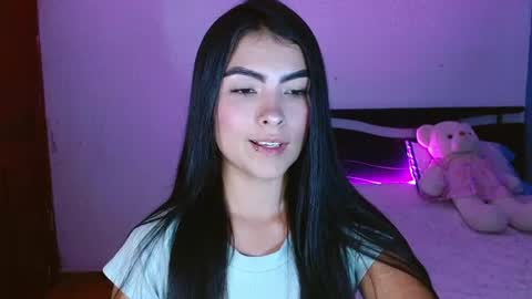 Snapshot of victoriia_henao_ chatting on June 2026 05:10:02 AM victoriia_henao_ online show from June 2026 05:10:02 AM