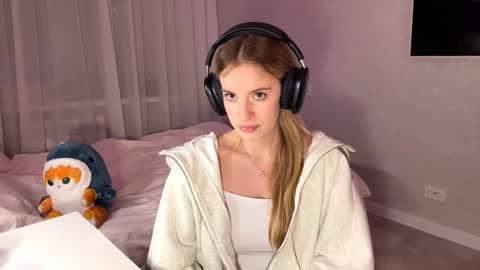 Snapshot of victorinaokula chatting on December 2025 03:10:01 PM Vikki online show from December 2025 03:10:01 PM